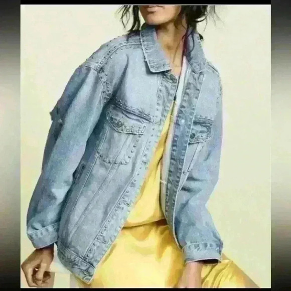 Free People Women’s Oversized Distressed Denim Jacket. Size small. - Picture 1 of 9